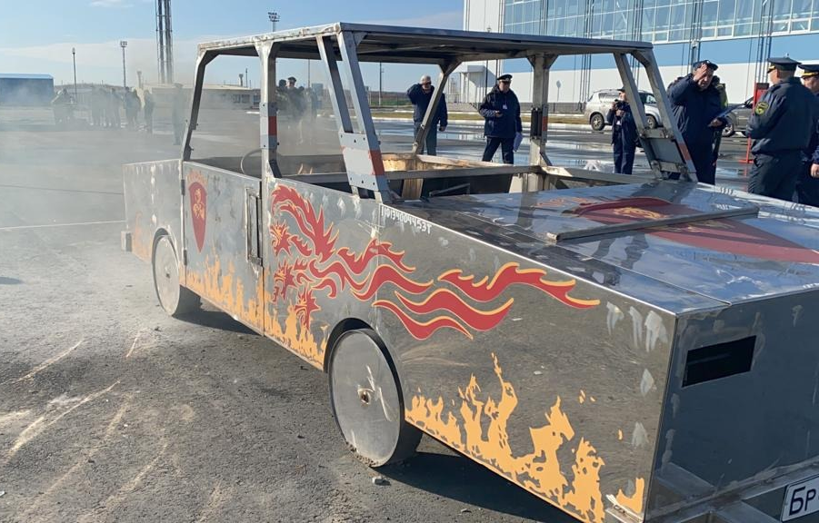 Тренажер "горящий автомобиль", 3 металлические двери